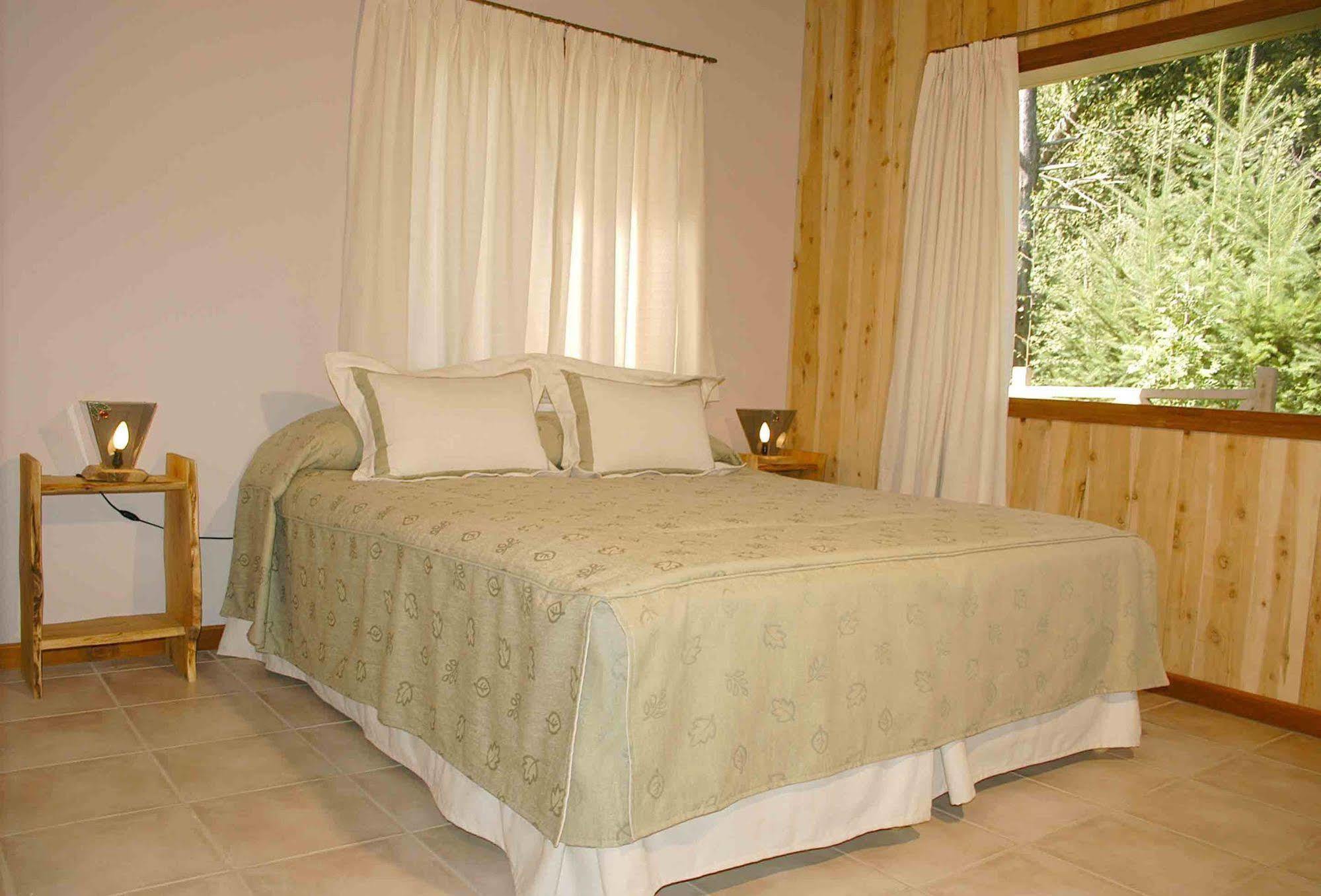 Hosteria Brisas Del Cerro Villa La Angostura Exterior photo